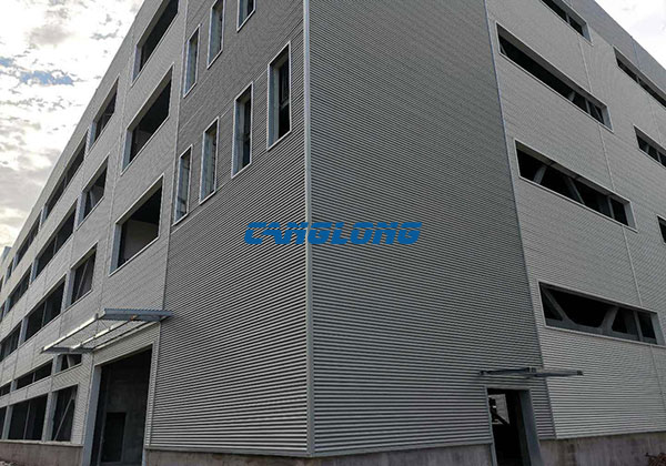 High-rise building structure and thermal insulation layer