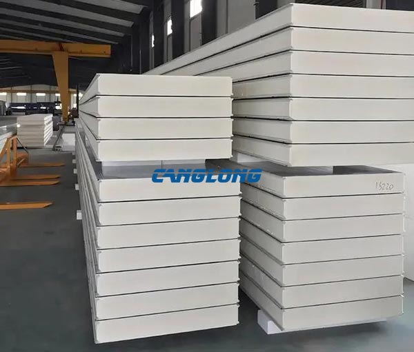 PUF insulation panel