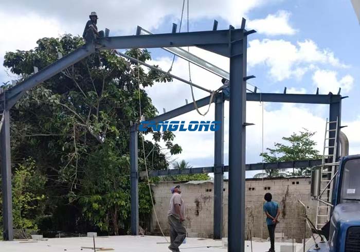 small steel structure warehouse build