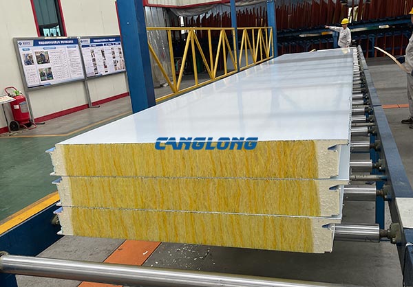 insulated sandwich panel