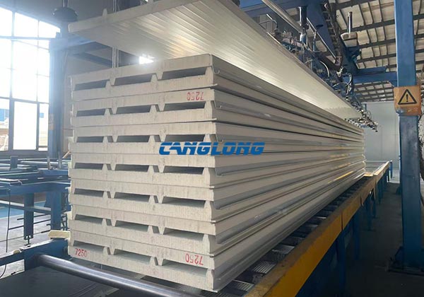 polyurethane roofing panels